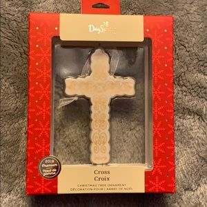 Hallmark 2019 Premium Holiday Ornament ✝️ Cross